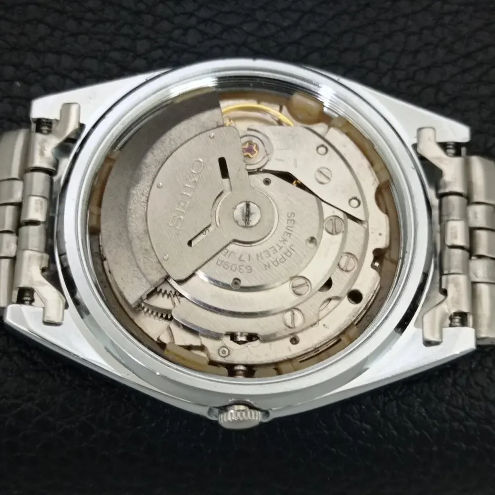 Vintage 1977 Seiko Automatic Mens Silver Watch W/daydate & Blue accents